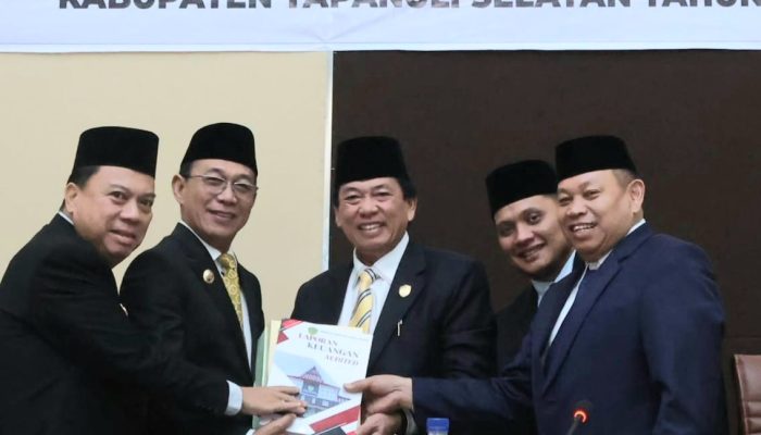 Di Hadapan DPRD Tapsel, Gus Irawan Paparkan Realisasi APBD 2024 