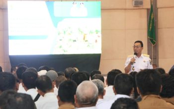 Bupati Tapsel, Gus Irawan Pasaribu, saat memberikan sambutan dalam rapat koordinasi program ketahanan pangan dan Koperasi Merah Putih tahun 2025