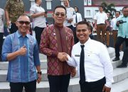 Bupati Tapsel, Gus Irawan Pasaribu, didampingi Sekda, Sofyan Adil Siregar, usai menyerahkan SK Pengangkatan kepada 663 PPPK formasi tahun 2024 tahap 1