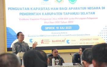 Bupati Tapsel, Gus Irawan Pasaribu, saat memberikan sambutan pada kegiatan bertajuk, 'Penguatan Kapasitas HAM Bagi Aparatur Sipil Negara di Pemerintah Kabupaten Tapanuli Selatan'