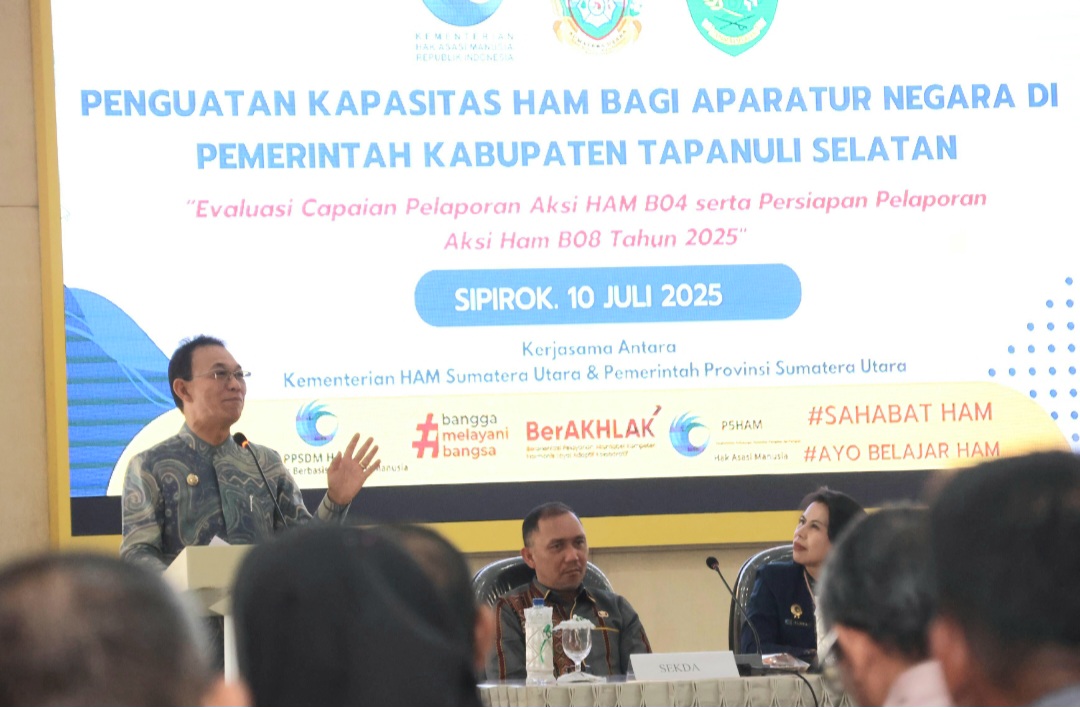Bupati Tapsel, Gus Irawan Pasaribu, saat memberikan sambutan pada kegiatan bertajuk, 'Penguatan Kapasitas HAM Bagi Aparatur Sipil Negara di Pemerintah Kabupaten Tapanuli Selatan'