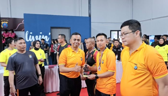 Kompol Rapi Pinakri Harumkan Polres Tapsel di Lomba Menembak Kapolda Cup 2025