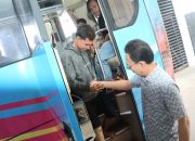 Bupati Tapsel, Gus Irawan Pasaribu, menyambut langsung kedatangan 16 warga penyandang disabilitas dari Kota Medan usai menjalani pemasangan kaki dan tangan palsu