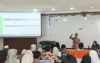 Bupati Tapsel Gus Irawan Pasaribu, bersama Wakil Bupati Jafar Syahbuddin Ritonga, dan lainnya di sela pelaksanaan sosialisasi aplikasi e-SAKIP ke jajaran