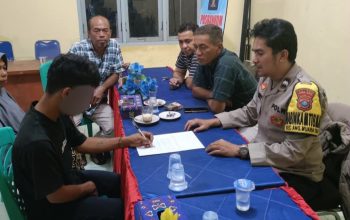 Di hadapan Kepala Desa Sipangko, Azan Sinaga, Bhabinkamtibmas Angkola Muara Tais, Aipda Bobby Rahman, perangkat desa, dan pihak pelapor, terlapor kasus pencurian hewan ternak bebek menandatangani surat pernyataan untuk tidak mengulangi perbuatannya di kemudian hari