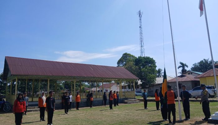 Jelang HUT RI ke-80, Polsek Padang Bolak Latih Paskibra Halongonan