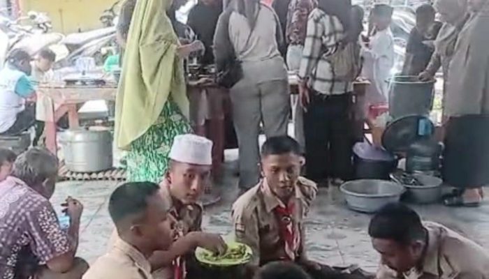 Jumat Berbagi, DPP PPMA Ajak Ratusan Warga Kisaran Makan Bersama