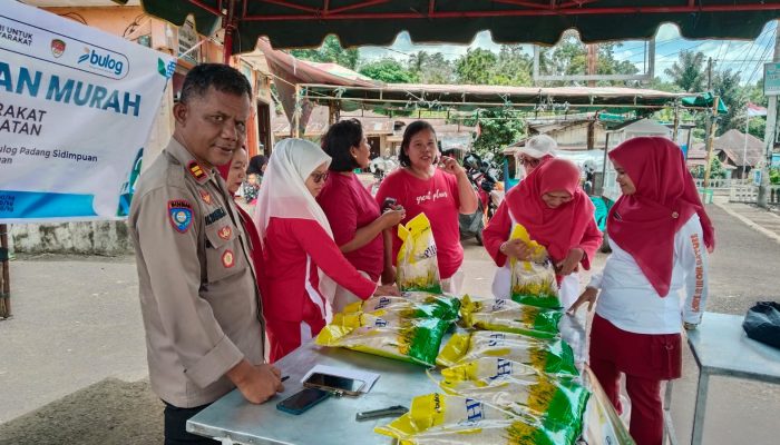 Beras Murah Polres Tapsel Diserbu Warga, 100 Karung Habis Sekejap