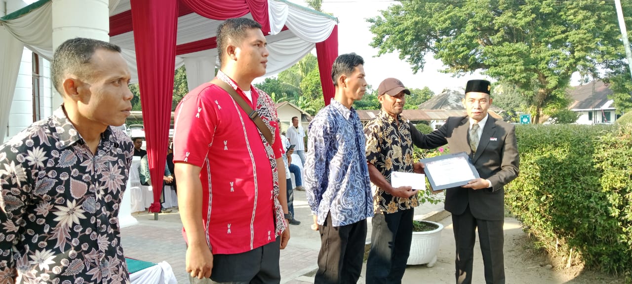 HUT Kemerdekaan RI ke-80 Perkebunan PT BSP Tbk Kisaran memberikan penghargaan dan reward kepada Karyawan pemanen terbaik