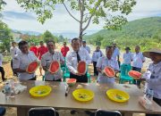Kalapas Kelas IIB Padangsidimpuan, Mathrios Zulhidayat Hutasoit, bersama Kepala Dinas Pertanian, Edi Darwan, sukses menggelar panen buah semangka perdana dalam rangka mendukung Asta Cita Presiden RI, Prabowo Subianto