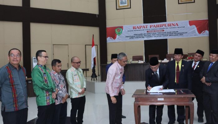 Ranperda APBD 2024 Disetujui, Bupati Tapsel Apresiasi Sinergi DPRD