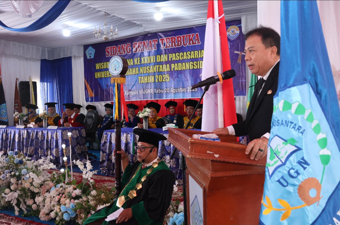 Wakil Bupati Tapsel, Jafar Syahbuddin Ritonga, memberi sambutan saat menghadiri Wisuda Sarjana ke-XXXVI dan Pascasarjana ke-I UGNP