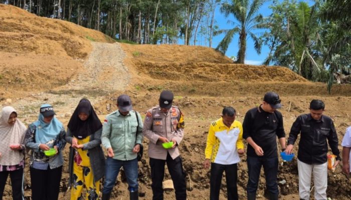 Dukung Ketapang, Polsek Batang Toru Gandeng Masyarakat Tanam Jagung