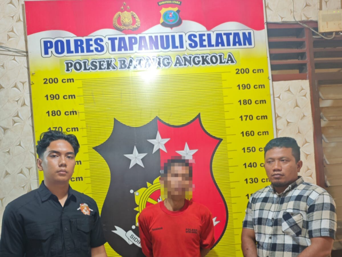 Personel Polsek Batang Angkola menerima seorang pemuda yang diduga melakukan pencurian hasil kebun dan sempat mengancam pemiliknya berinisial, TSS usai diamankan warga