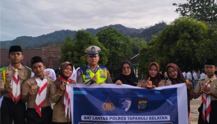 ‘Polantas Menyapa’ di Batang Toru, Perkuat Edukasi Tertib Lalu Lintas