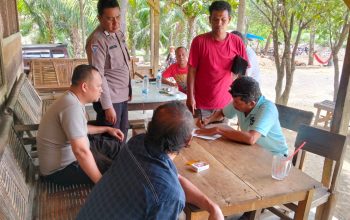Kedua belah pihak yang sempat berkonflik atas tindakan pelemparan Truk Tangki Fuso menandatangani surat pernyataan perdamaian disaksikan Bhabinkamtibmas Polsek Padang Bolak, Aipda Martua Siregar dan Bripka Amirul S Hasibuan, yang memfasilitasi proses mediasi