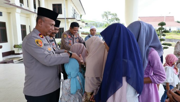Polres Tapsel Perkuat Iman Lewat Doa dan Yasinan Bersama Anak Yatim