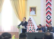 Bupati Tapsel, Gus Irawan Pasaribu, memberi arahan ke jajaran, saat memimpin rapat persiapan MPLS dan PKG bagi calon siswa Sekolah Rakyat