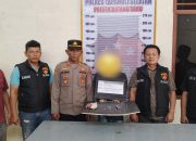 Kapolsek Batang Toru, AKP PM Siboro, bersama Kanit Reskrim, Ipda Hary Agus Pohan, dan anggota usai menangkap seorang petani berinisial, SN yang diduga memiliki narkotika jenis sabu