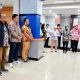 Pegawai dan karyawan BRI Cabang Padangsidimpuan mengenakan pakaian batik dalam rangka memperingati Hari Batik Nasional 2025