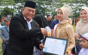 Kalapas Kelas IIB Padangsidimpuan, Mathrios Zulhidayat Hutasoit, saat menghadiri Upacara peringatan HUT Kota Padangsidimpuan ke-24