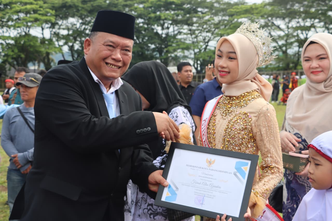 Kalapas Kelas IIB Padangsidimpuan, Mathrios Zulhidayat Hutasoit, saat menghadiri Upacara peringatan HUT Kota Padangsidimpuan ke-24