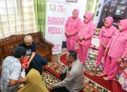 Momen keharuan saat Kapolres Tapsel, AKBP Yon Edi Winara, menyerahkan bantuan kaki palsu ke anak personelnya, Bripka Mara Oloan Harahap