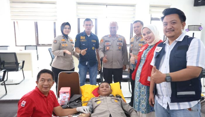 Rayakan Hari Jadi Humas Polri ke-74, Polres Tapsel Donor Darah Bersama PMI 