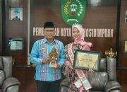 Wali Kota Padangsidimpuan, Letnan Dalimunthe, berjanji memberikan dukungan penuh bagi, Shinta Ayu Nadia, peraih Wakil III Puteri Seni dan Budaya Indonesia 2025, untuk mengembangkan potensi dan bakatnya
