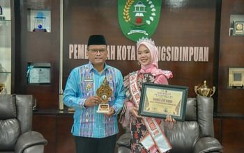 Wali Kota Padangsidimpuan, Letnan Dalimunthe, berjanji memberikan dukungan penuh bagi, Shinta Ayu Nadia, peraih Wakil III Puteri Seni dan Budaya Indonesia 2025, untuk mengembangkan potensi dan bakatnya