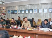 Bupati Tapsel, Gus Irawan Pasaribu, memimpin rapat koordinasi penting bersama Forkopimda dan manajemen PT NSHE guna membahas perkembangan terkini proyek PLTA Batang Toru dan persiapan menuju tahap operasional