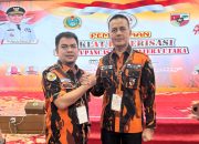 Ketua MPW Pemuda Pancasila Sumut, Musa Rajekshah (kanan), bersama Ketua MPC Pemuda Pancasila Tapsel, Rocky AP Gultom (kiri)