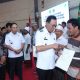 Upaya Selesaikan Masalah Lahan TPL, Gus Irawan Serahkan 200 Sertifikat Tanah