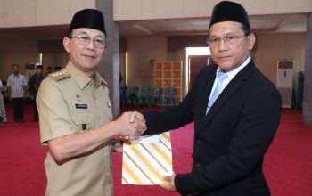 Bupati Tapsel, Gus Irawan Pasaribu, di sela prosesi pelantikan Ketua Baznas periode 2024-2029, Jon Sujani Pasaribu
