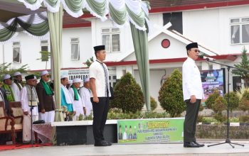Bupati Tapsel, Gus Irawan Pasaribu, memberi sambutan saat peringatan Hari Santri Nasional tahun 2025