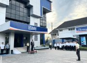 Suasana saat Pemimpin Cabang BRI Padangsidimpuan, Teuku Zulham, memimpin jalannya Upacara peringatan Hari Sumpah Pemuda ke-97 tahun 2025