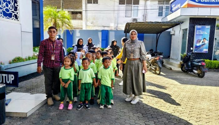 Kunjungan Edukatif, Siswa TK Kartika Sidimpuan Belajar Menabung di BRI