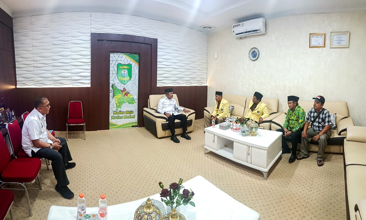 Bupati Madina, Saifullah Nasution, menerima audiensi panitia ZAN PPITTNI Sumut