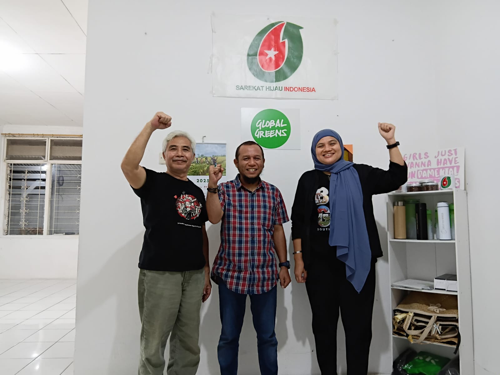 (Dari kanan ke kiri) Ketua Umum SHI Ade Indriani Zuchri, Ketua DPW SHI Sumatera Utara Hendra Hasibuan, dan MPA SHI Muchlis Ismail