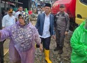 Bupati Tapsel, Gus Irawan Pasaribu, meninjau serta menemui langsung warga yang turut terdampak akibat musibah bencana alam di Sipirok