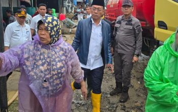 Bupati Tapsel, Gus Irawan Pasaribu, meninjau serta menemui langsung warga yang turut terdampak akibat musibah bencana alam di Sipirok