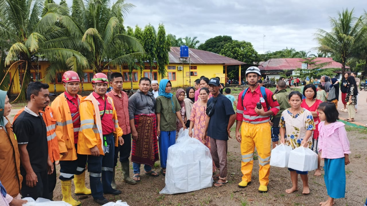 PTAR menyalurkan bantuan logistik ke para korban banjir dan longsor