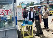 Kasat Reskrim Polres Padangsidimpuan, AKP H Naibaho, didampingi Ps Kanit II Ekonomi, Aipda Rajo Agus Putra Juli, beserta personel dari Dinas Kopperindag, PMPTSP, serta Satpol PP, saat memimpin monitoring dan pengecekan terhadap para penjual BBM eceran di wilayah hukumnya