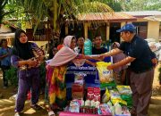 YTI saat menyalurkan bantuan kemanusiaan terhadap korban banjir dan longsor di lima desa di Kecamatan Batang Toru